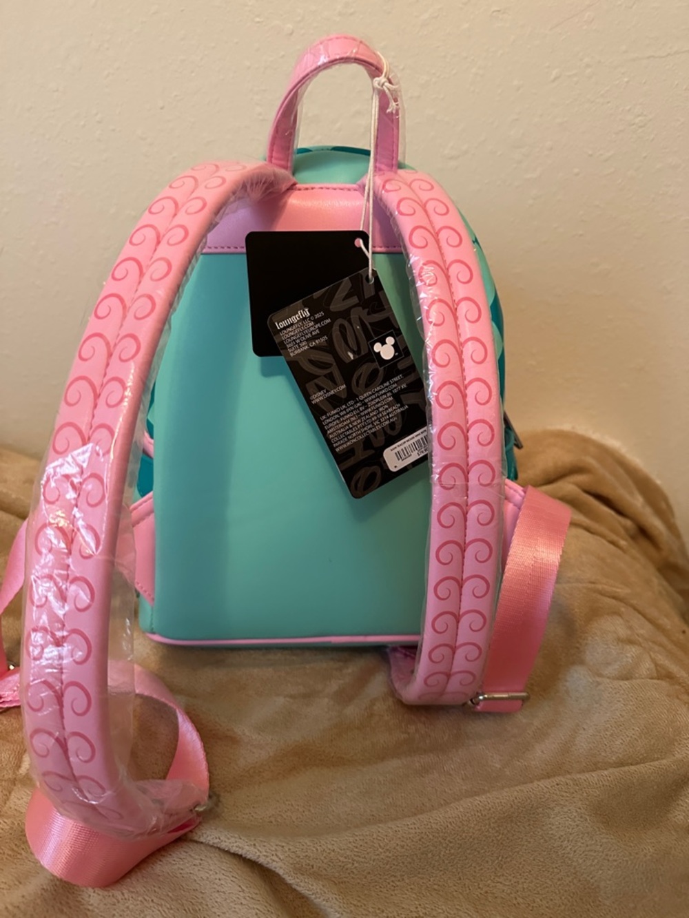 Loungefly NWT Alice in Wonderland teacup mouse backpack - Picture 5 of 8